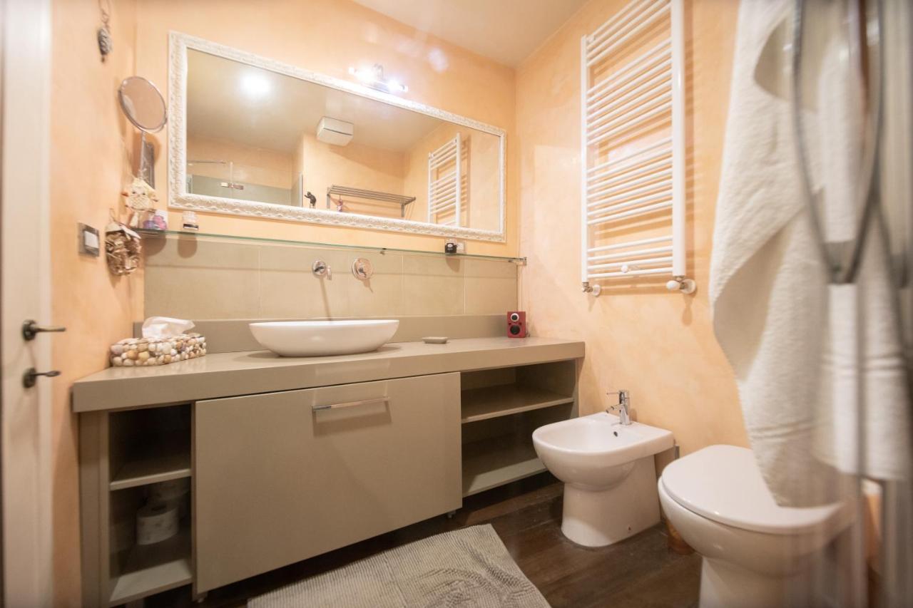 Residenza Al Pavone Luxury With Terrace Apartment ลุคคา ภายนอก รูปภาพ