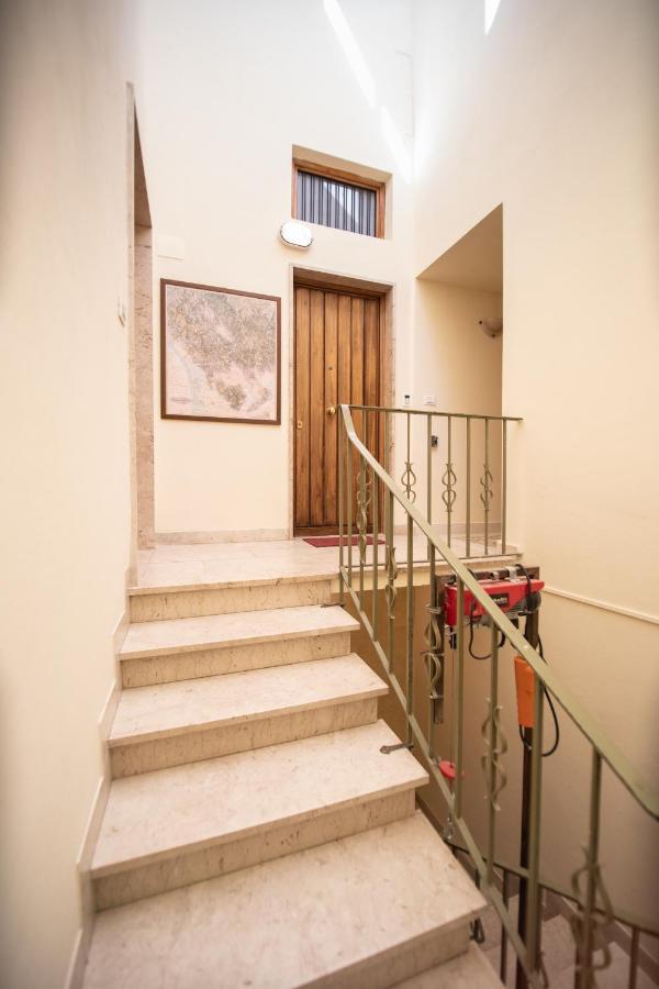 Residenza Al Pavone Luxury With Terrace Apartment ลุคคา ภายนอก รูปภาพ