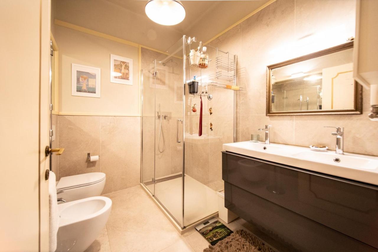 Residenza Al Pavone Luxury With Terrace Apartment ลุคคา ภายนอก รูปภาพ